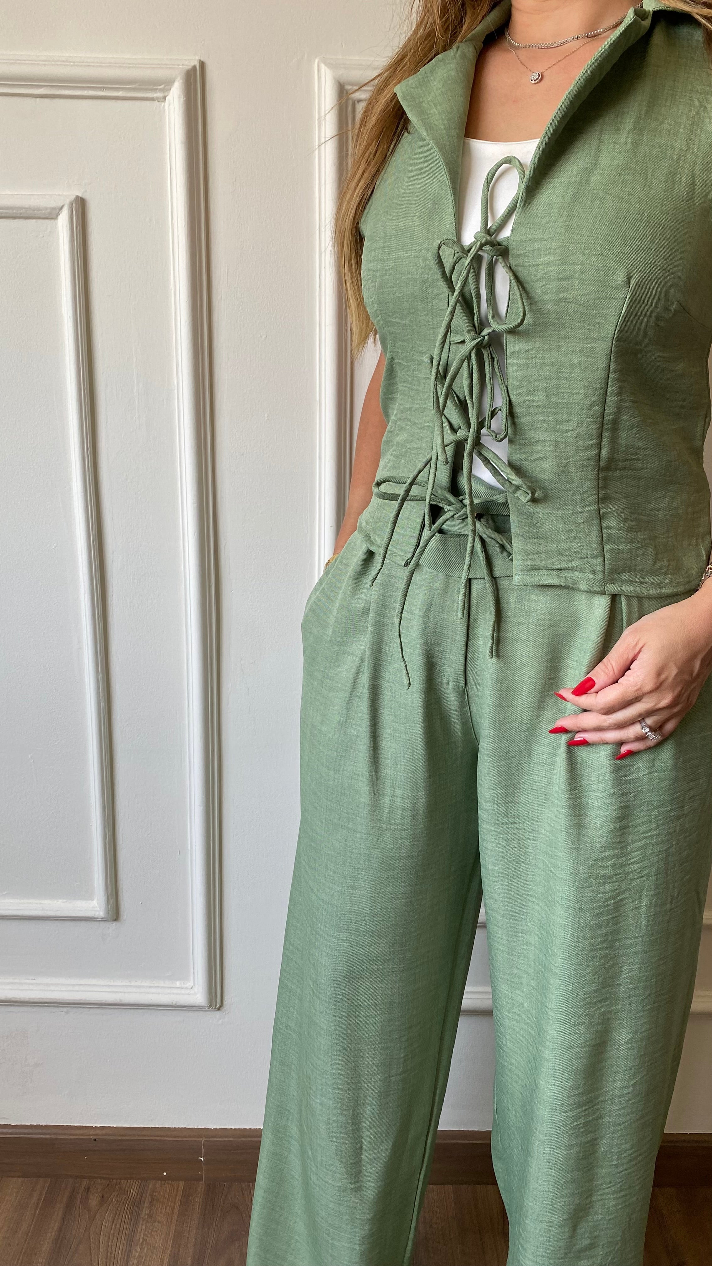 W-The Tie Details Vest In Mint-Green