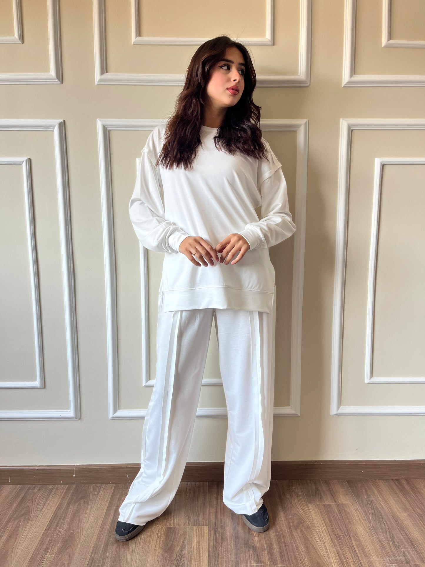 Raw Edge Sweetshirt Set In White
