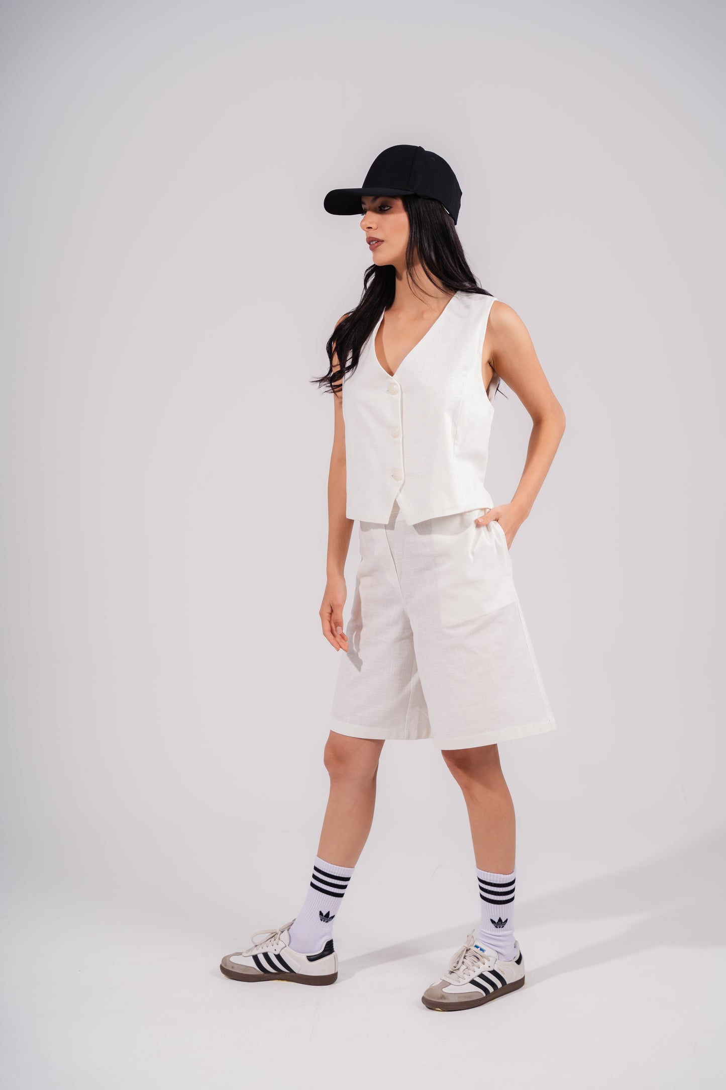 Linen Short In Off White