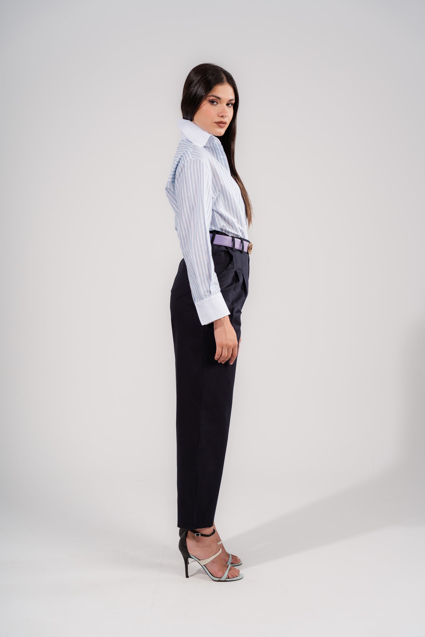 Mom Fit Trousers In Black