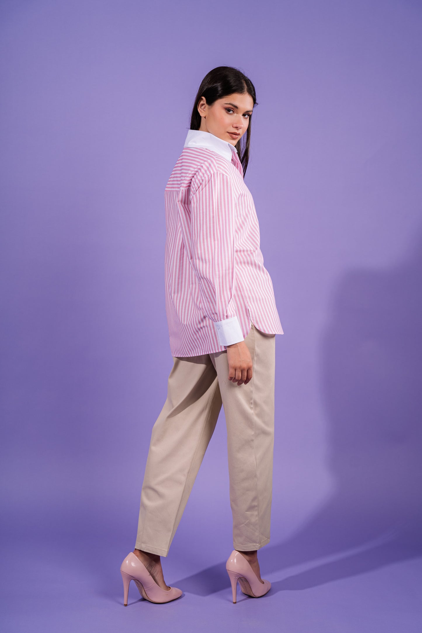 Mom Fit Trousers In Beige