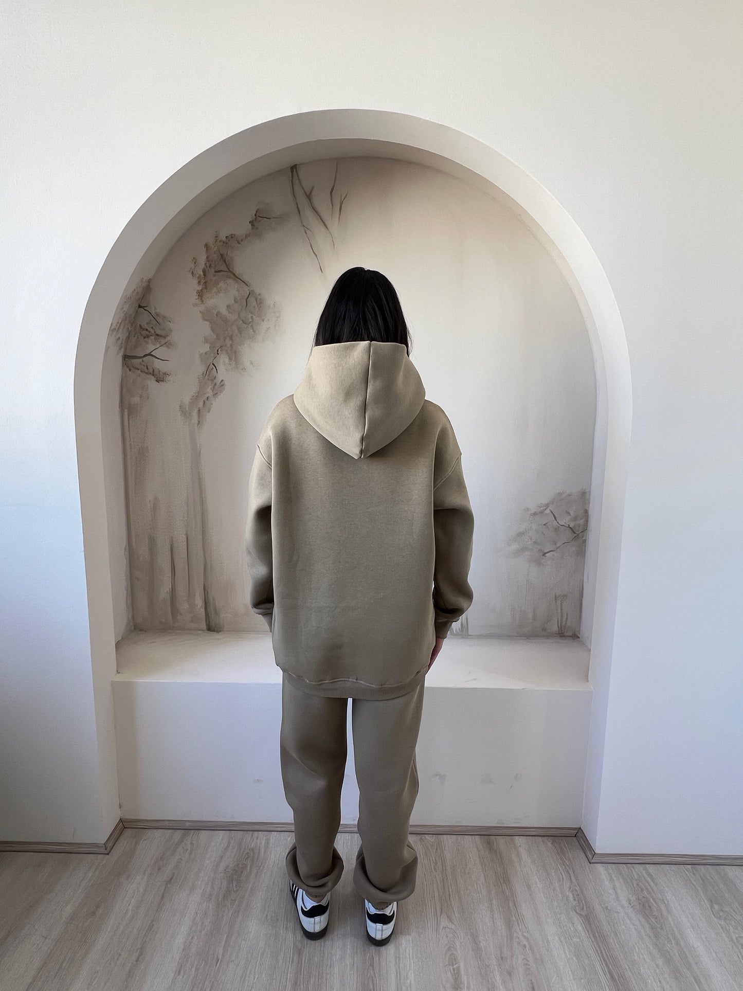 Basic Fleece Hoodie In Cafe
