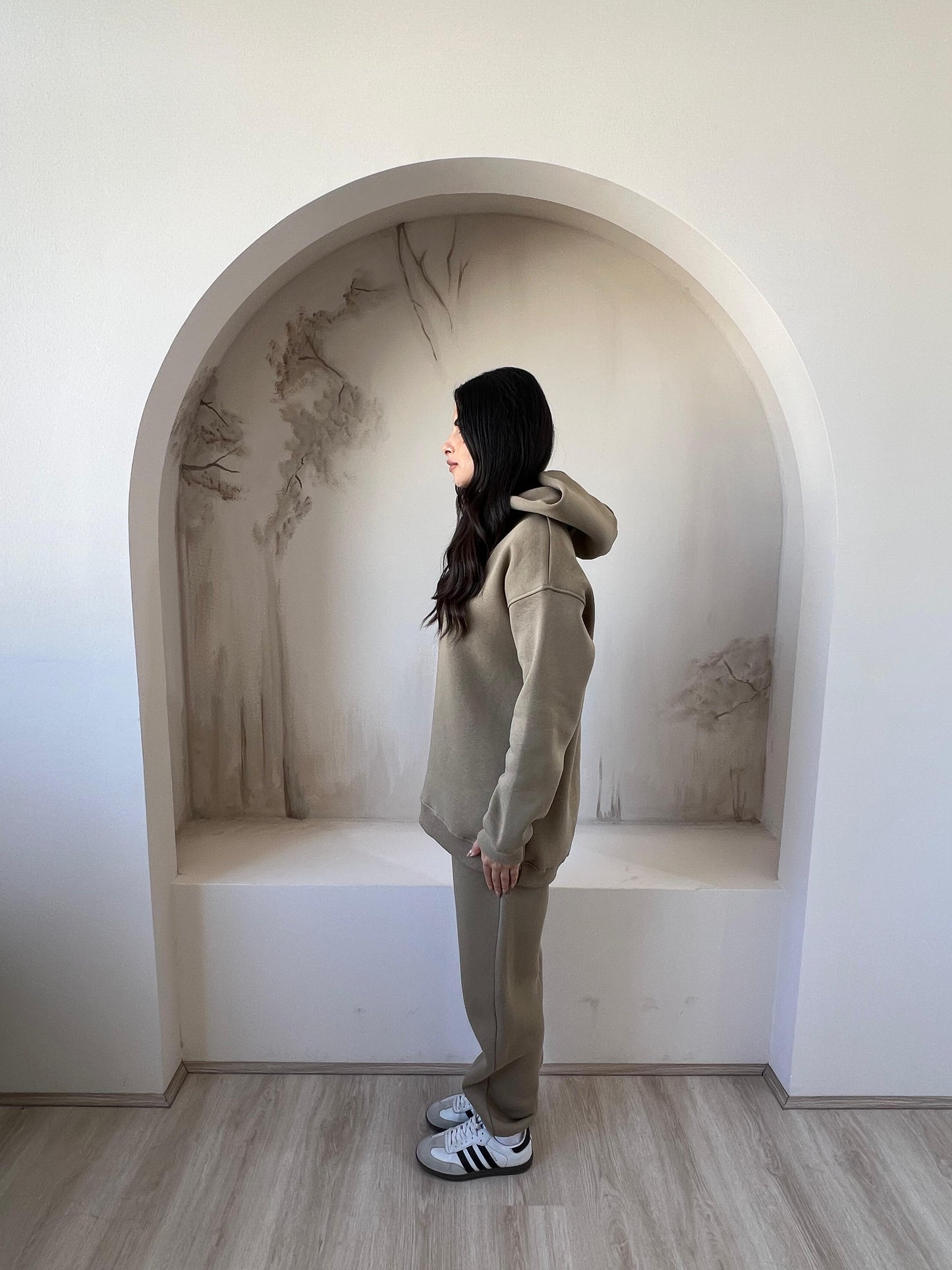 Basic Fleece Hoodie In Cafe