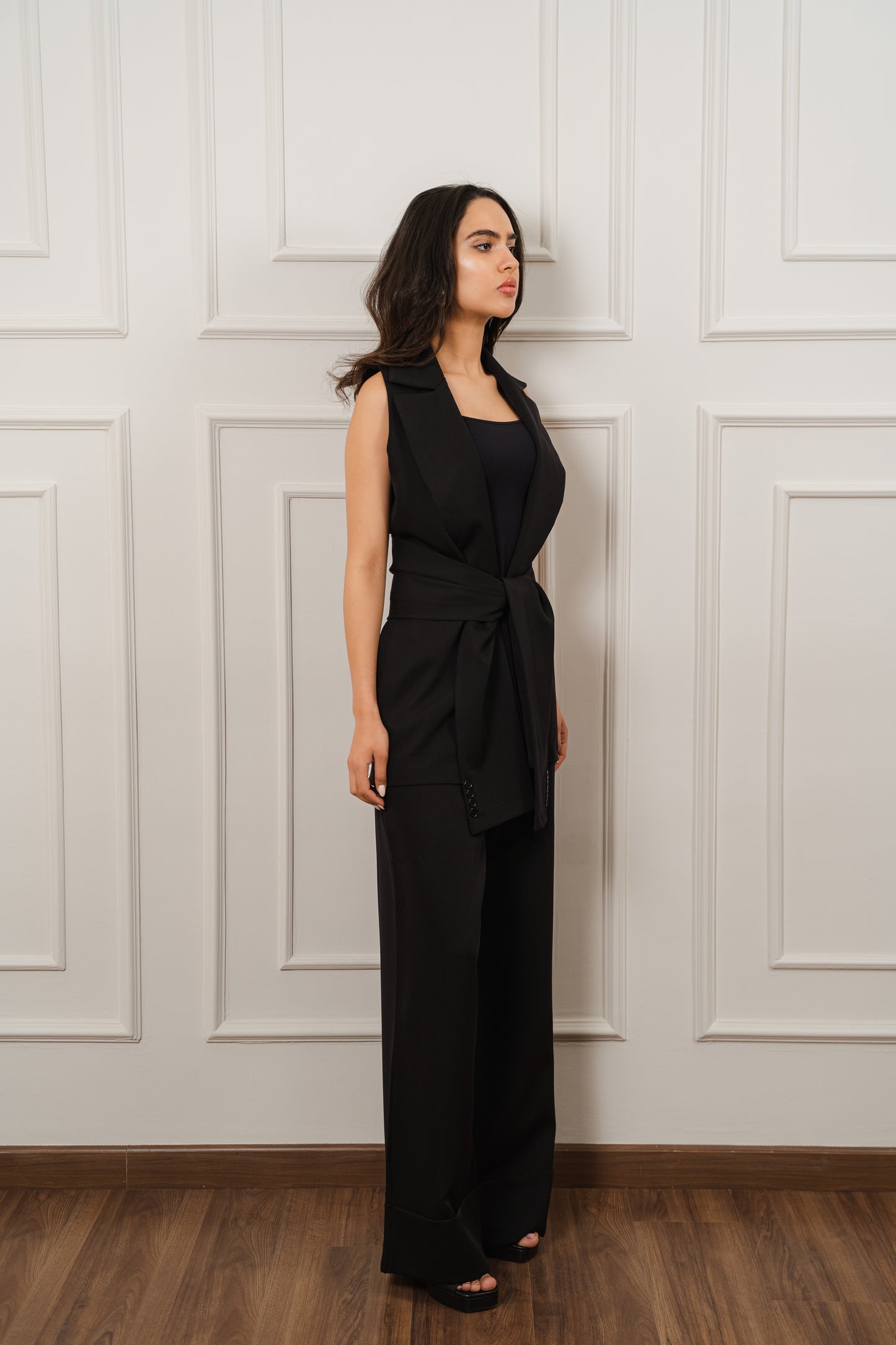 Kyla Vest In Black