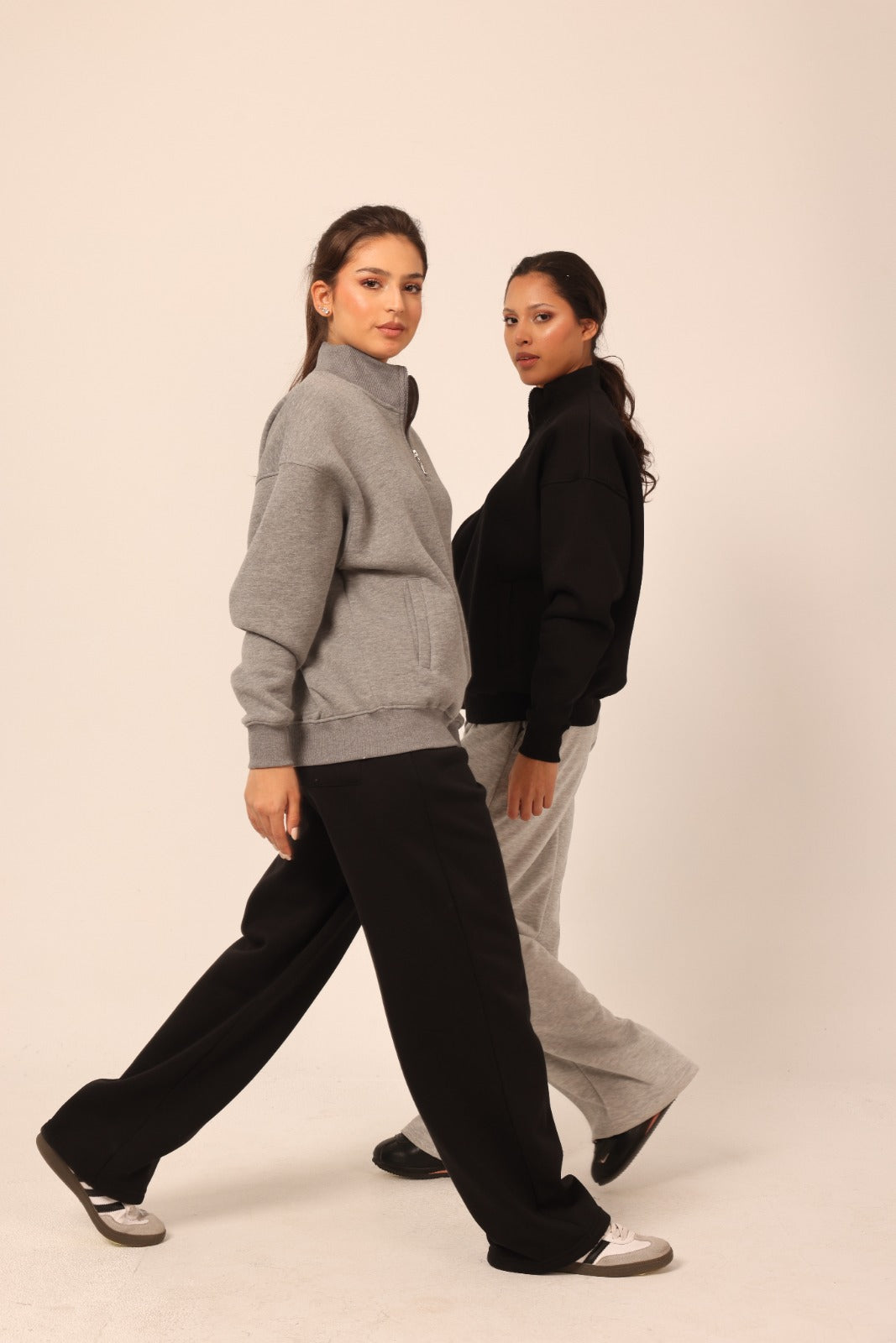 Quarter zipper | Black