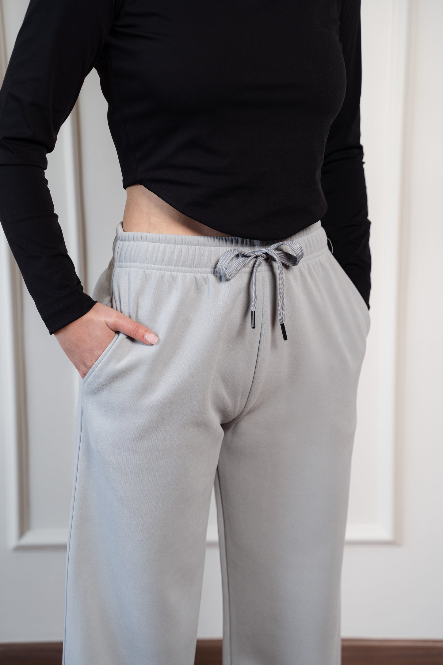 L-I- Wide-Leg Sweatpants in Fleece | Gray