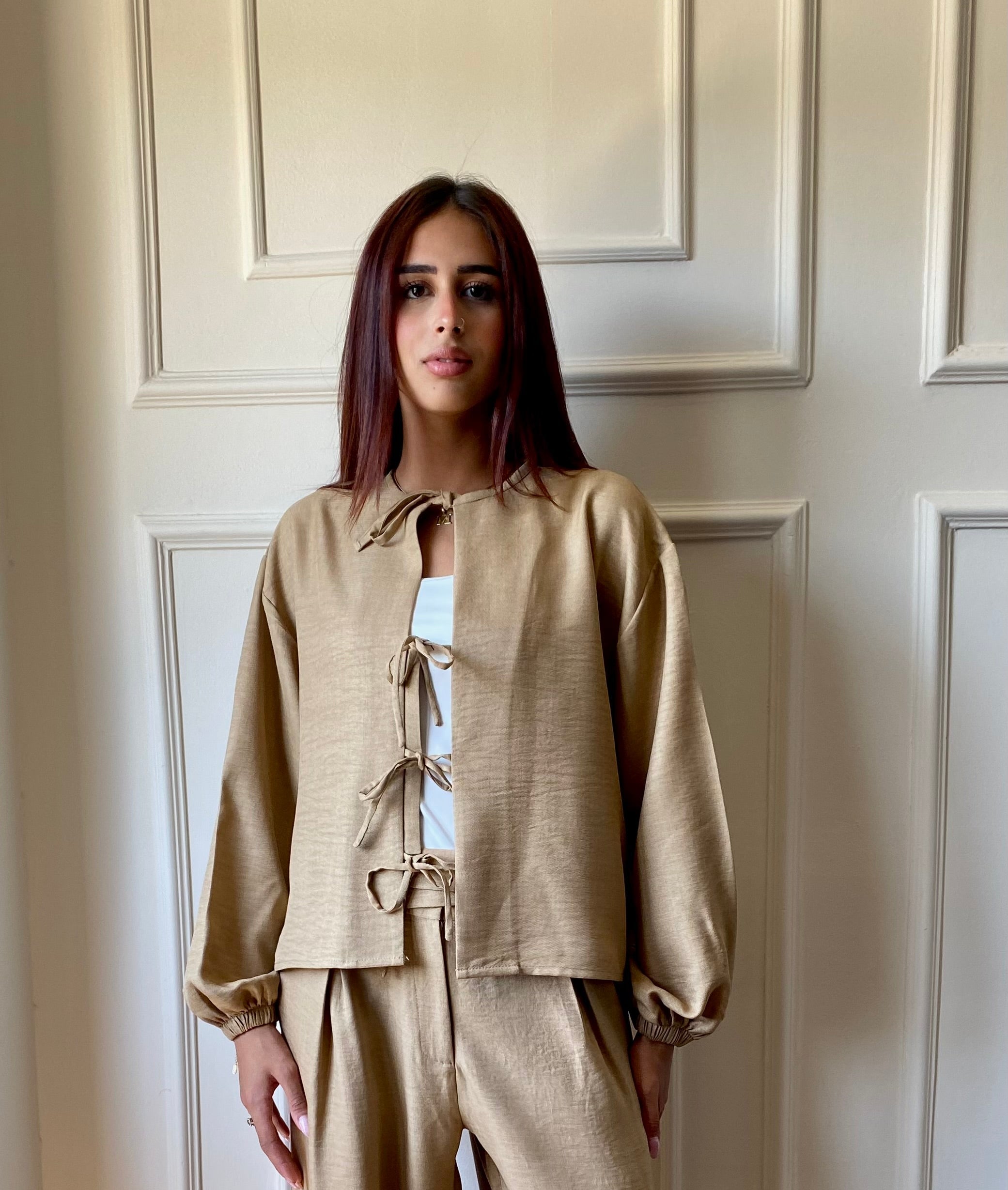 W-The Tie Details Blouse In Beige