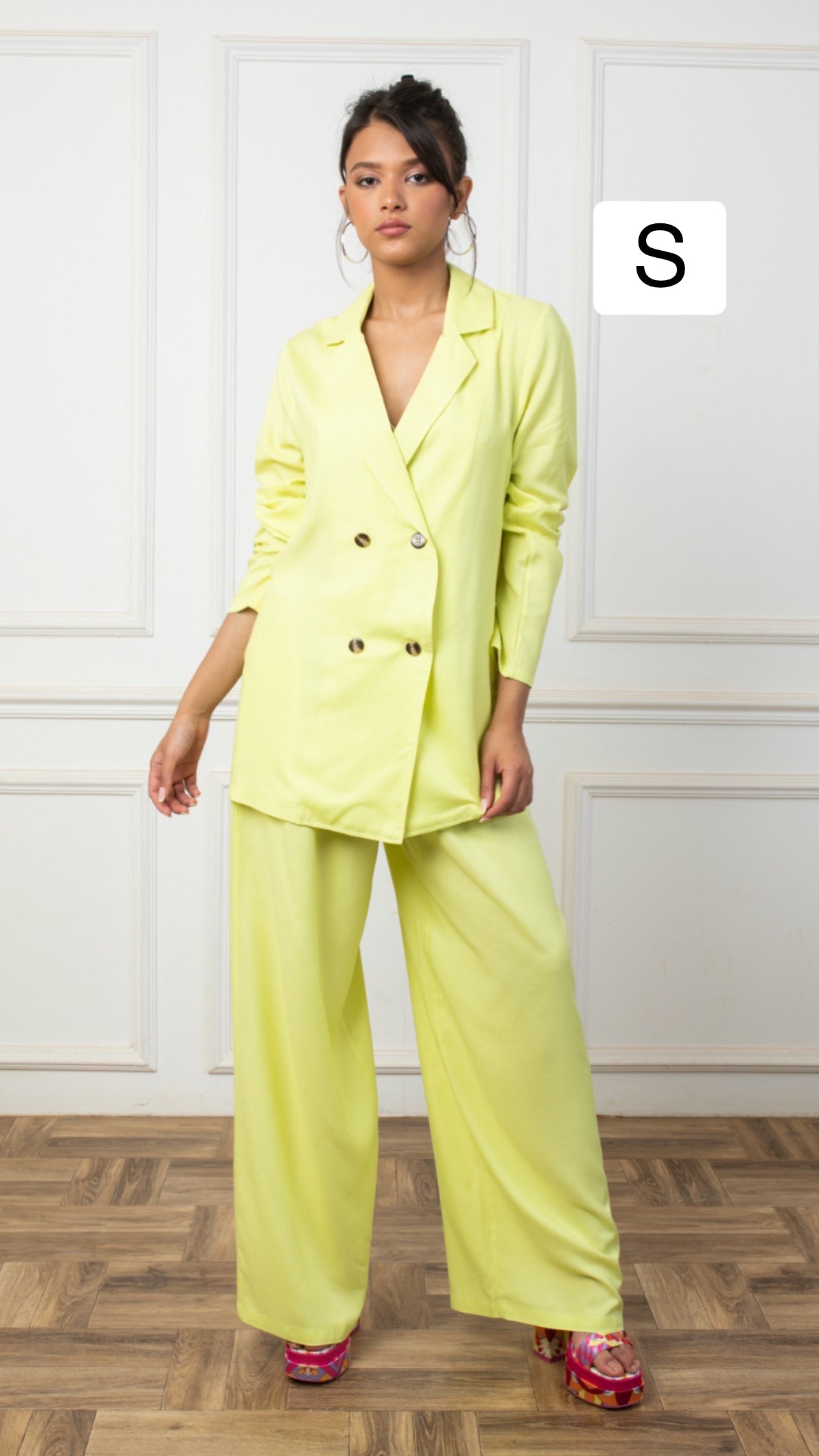 Double Button Set In Lime Green