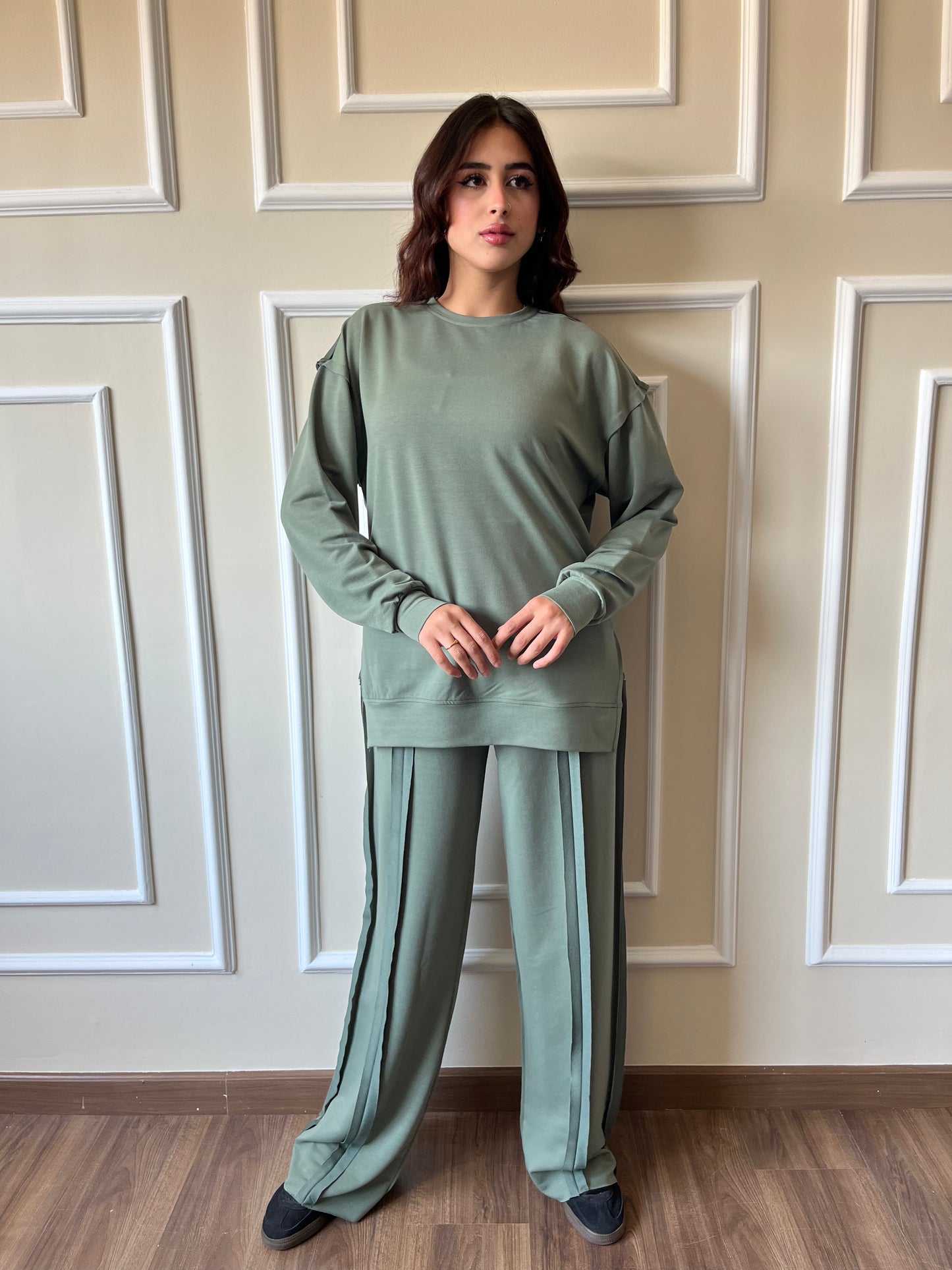 Raw Edge Sweetshirt Set In Olive
