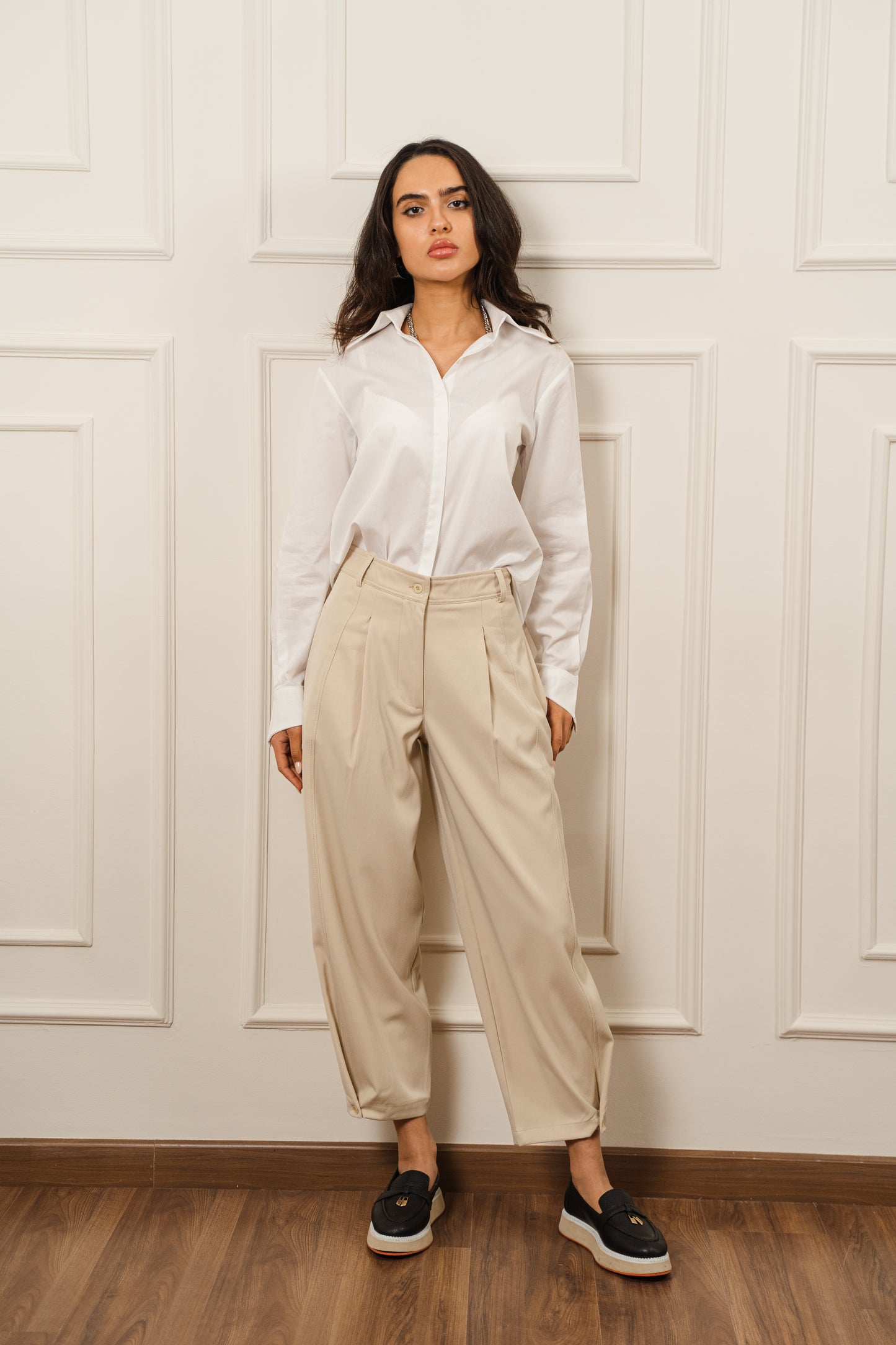 Carrot Cut Trousers In Beige