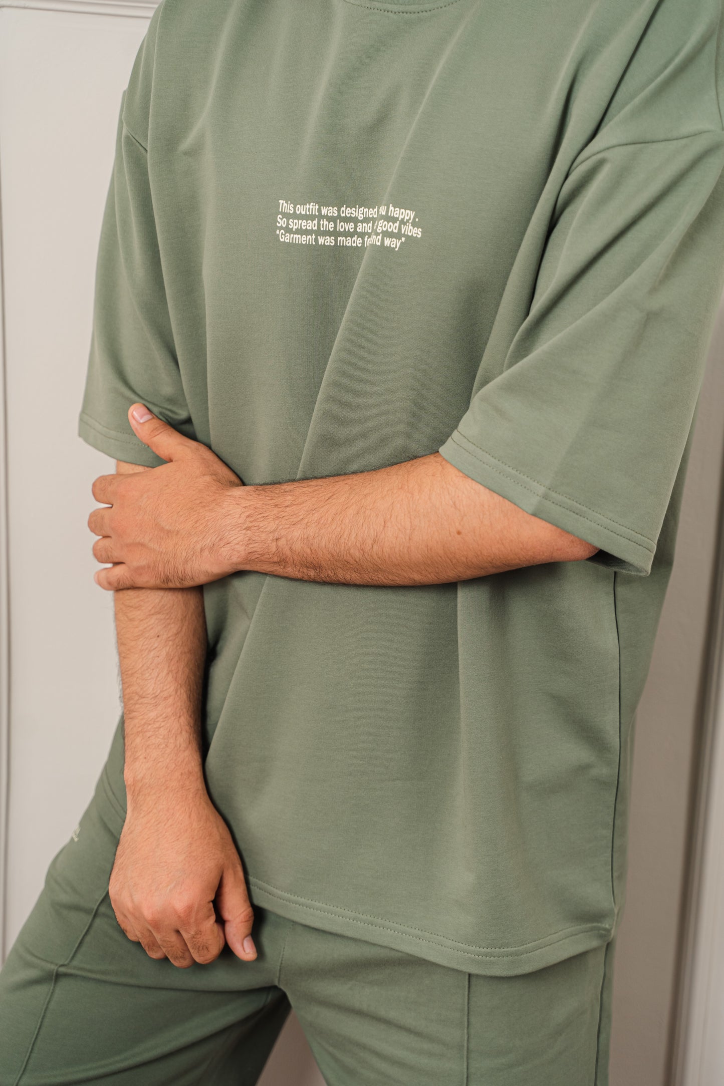 Elastic Printed T-Shirt  | Olive