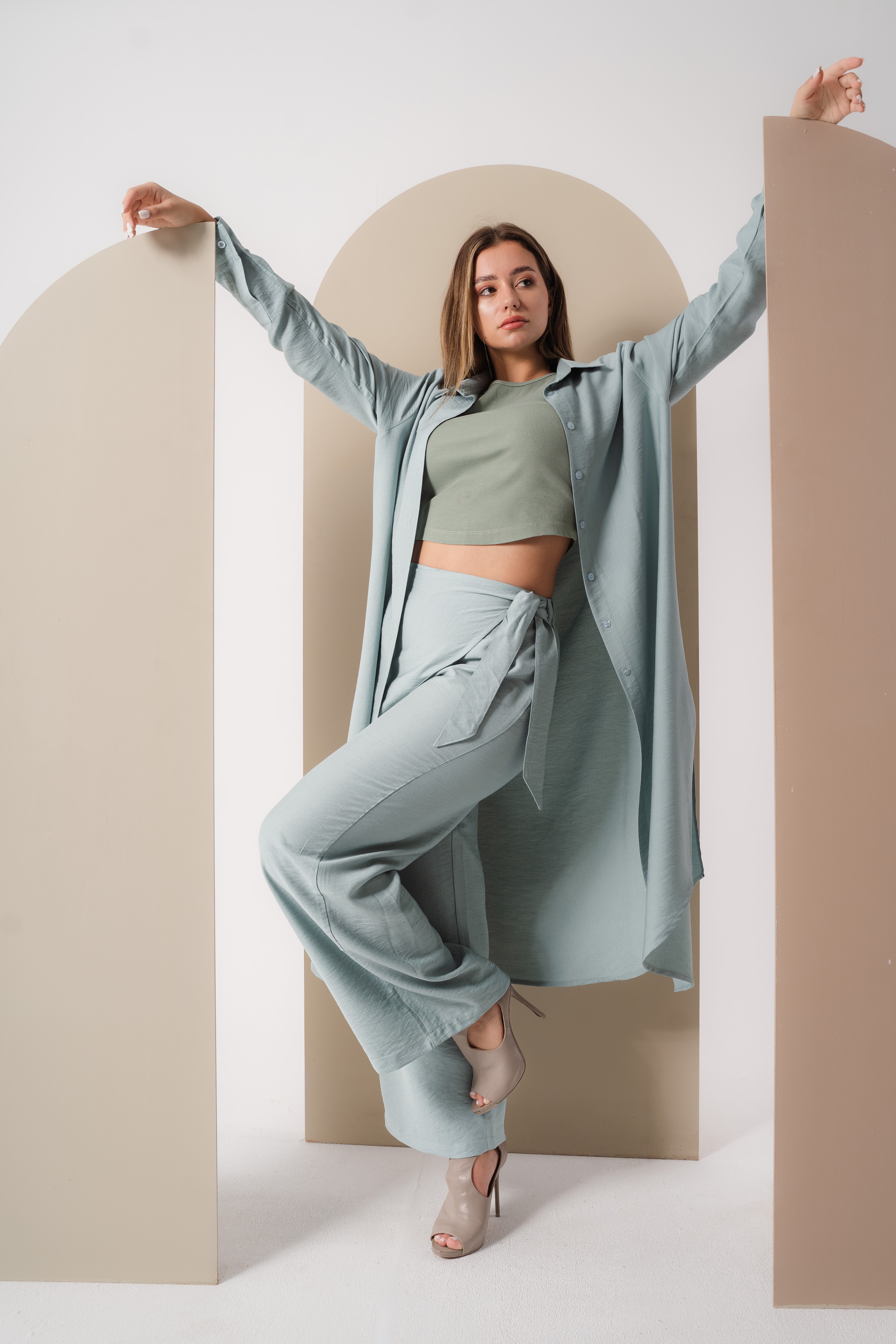 L-I - Long Linen Shirt