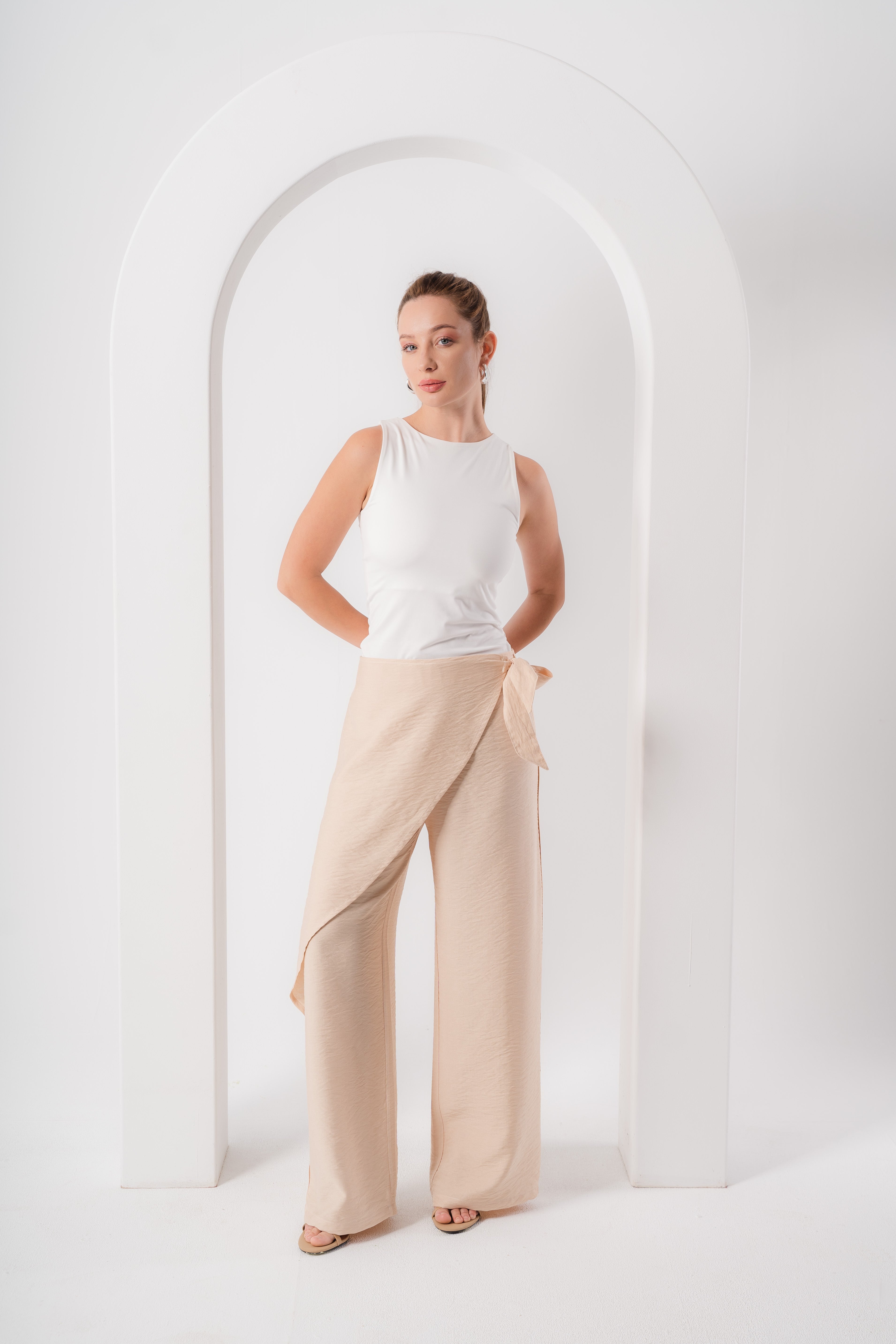L-I- Wrapped Linen Pants