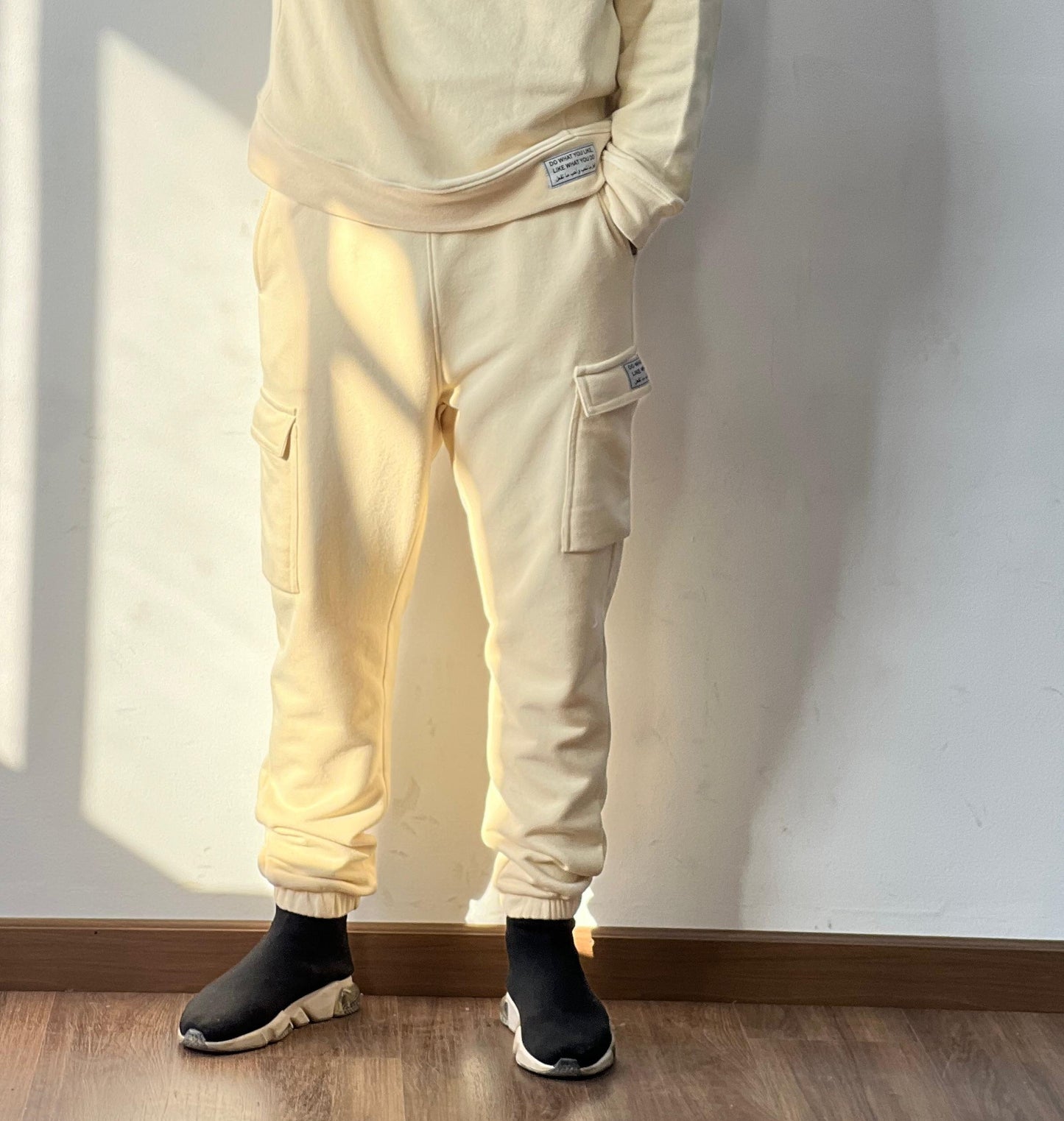 E-Comfy Cargo Pants with patch | Beige
