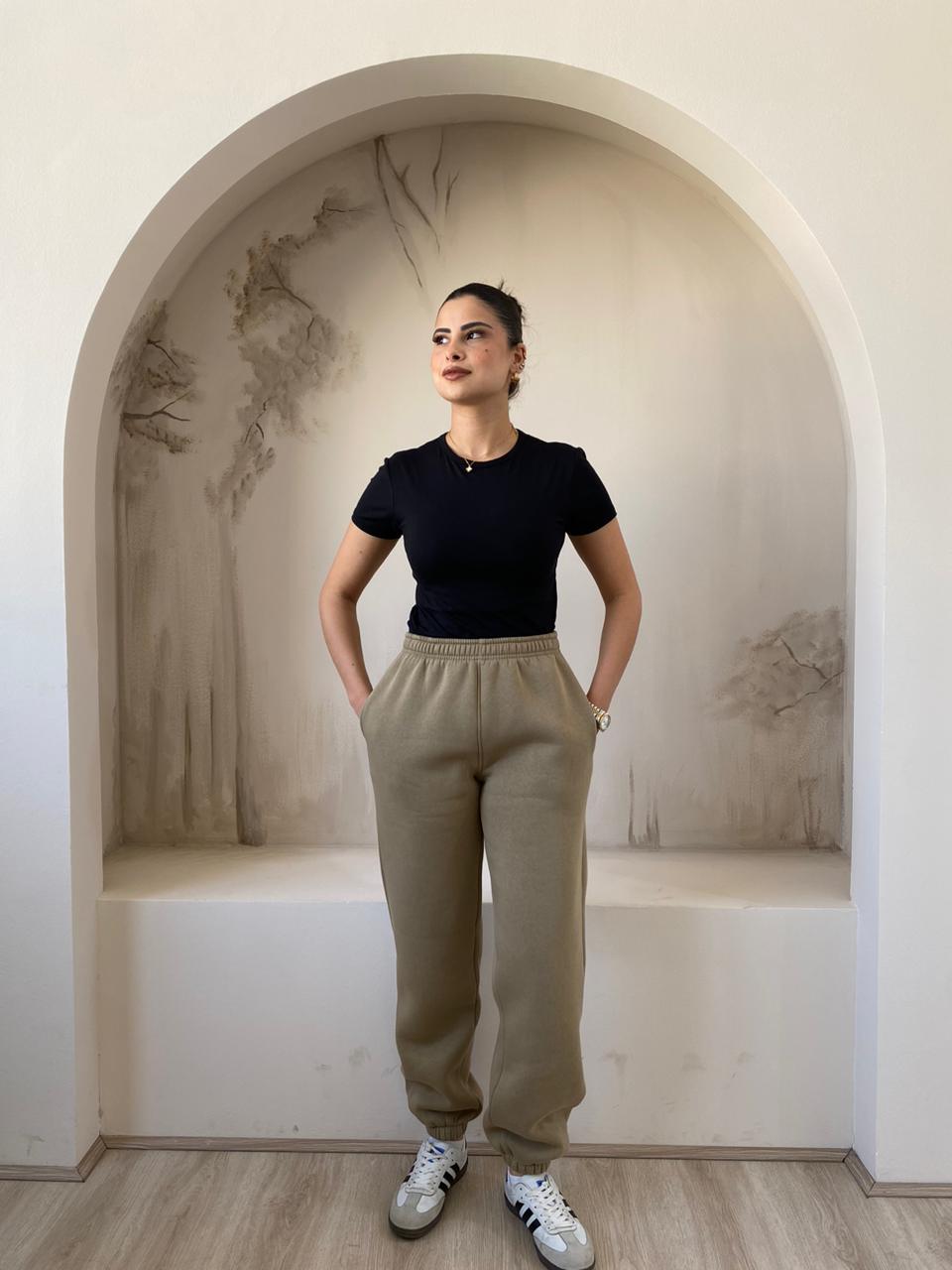 Basic Fleece Sweatpants In Cafe