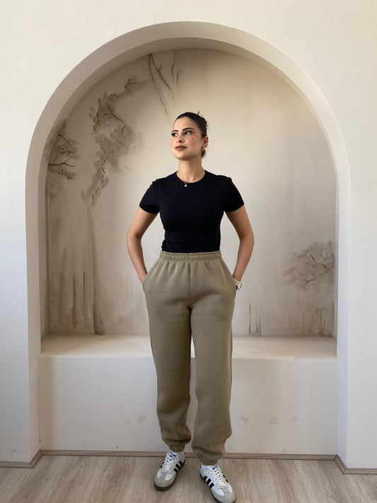 Basic Fleece Sweatpants In Cafe